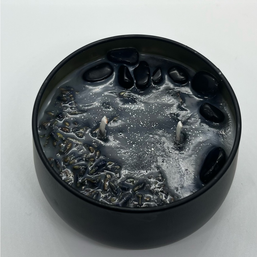 Black Lavender Crystal Candle 🕯 - Picture 4 of 5